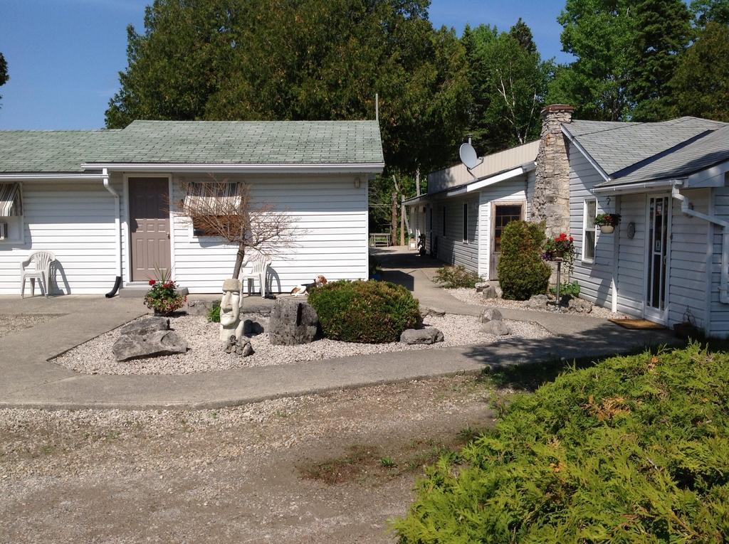 Cedar Vista Motel Tobermory Exterior photo